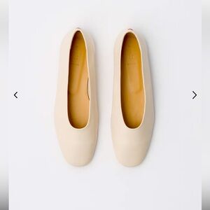 Delia Pump with Kitten Heel